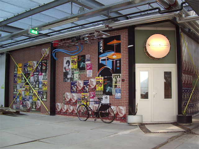 36 bassdrum door sign